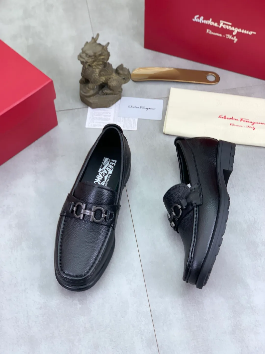 Men's shoes 💰P480 new high quality [Ferragamo/Ferragamo] latest model original imported calfskin, imported cowhide lining + original luxury metal buckle + original combination outsole Comparison without pressure Code number: 38-44 (45 customized)